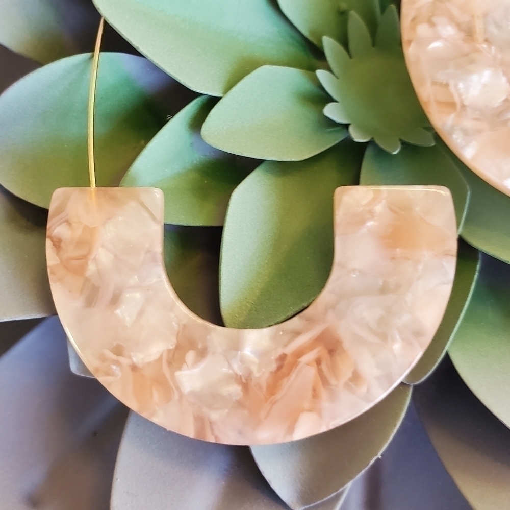 NEW Pink resin half hoop earrings - Picture 3 of 3